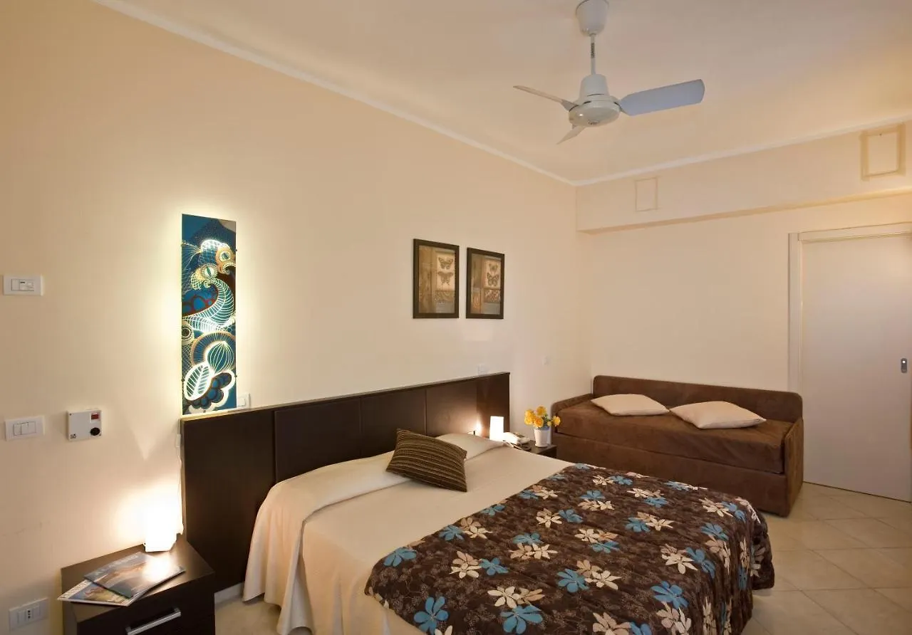 Hotel Nuovo Al Mare Alassio 3*,